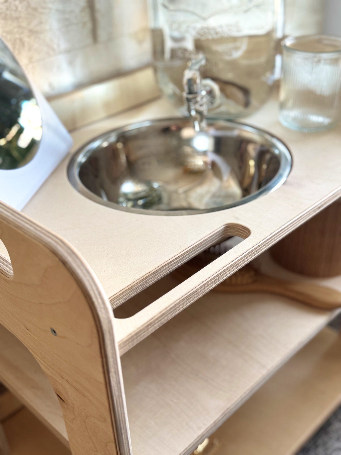 Seravellea™Montessori Wash Station with Lid